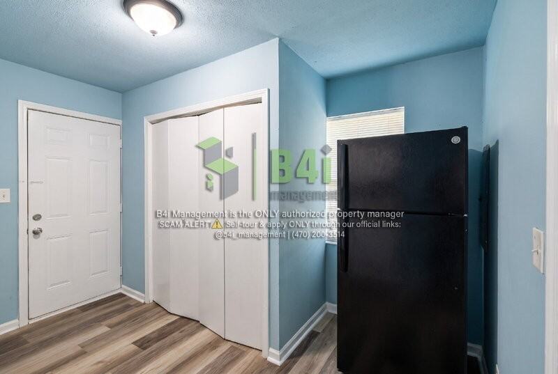 4505 Glade Rd - Photo 6 of 18