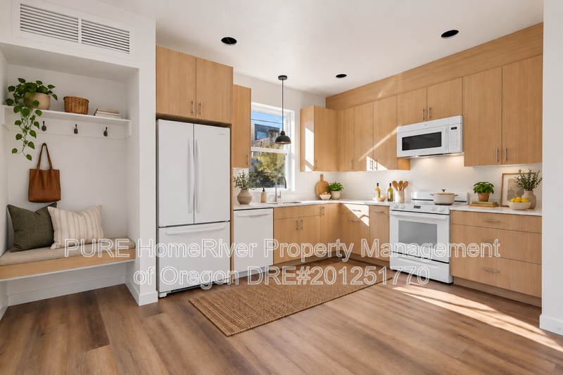 2981 Ne Emerson St - Photo 3 of 20