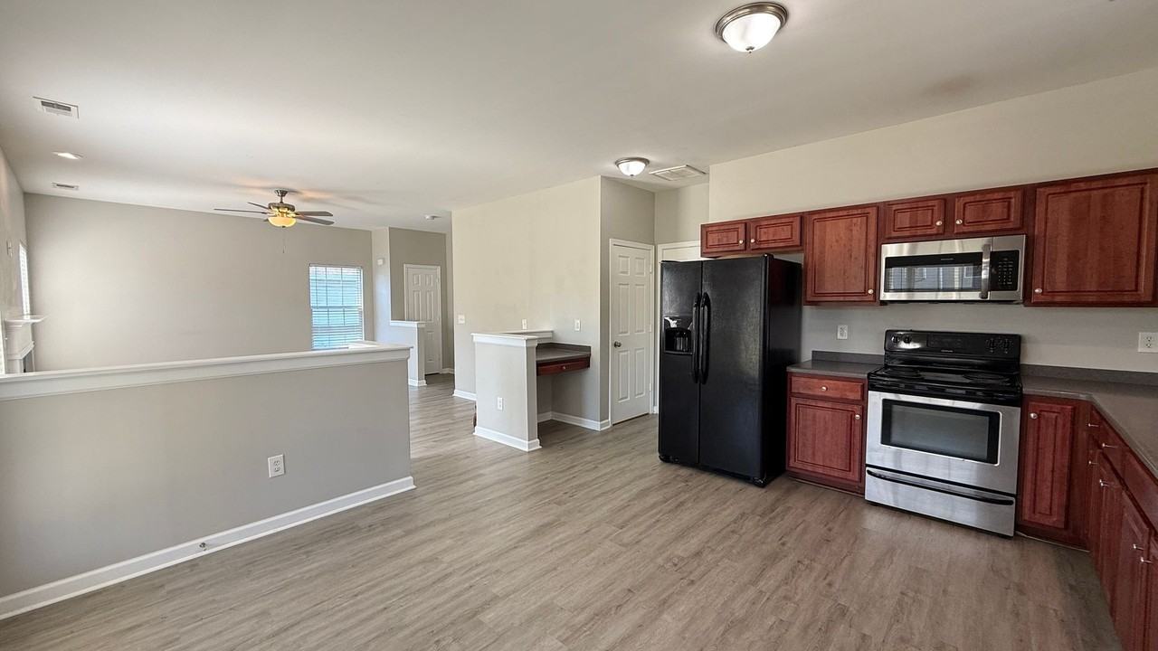 287 Westbrooke Rd - Photo 5 of 36
