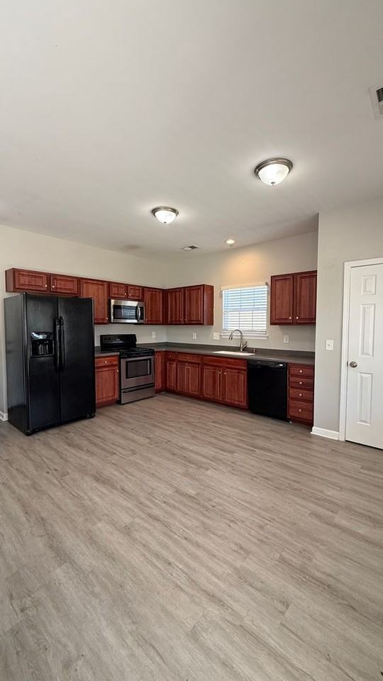 287 Westbrooke Rd - Photo 7 of 36