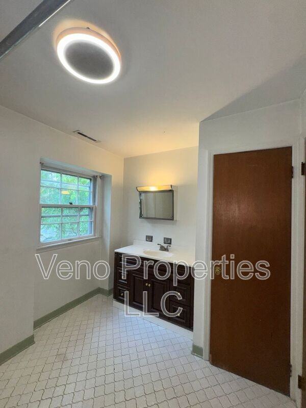 37 Simmons Ave - Photo 6 of 7