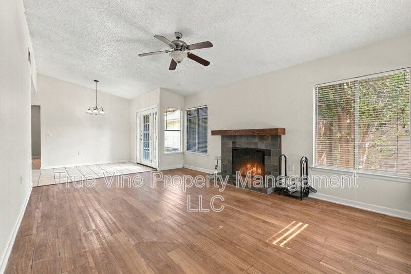 16346 Bitter Creek St - Photo 5 of 34