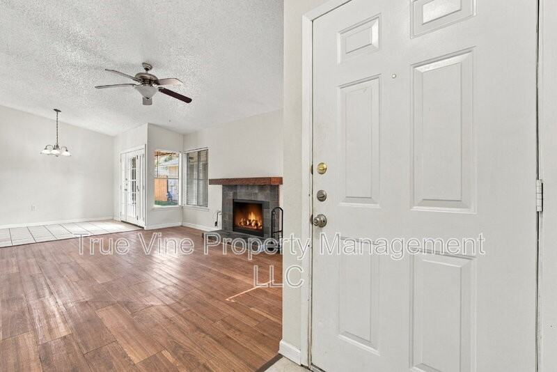 16346 Bitter Creek St - Photo 6 of 34