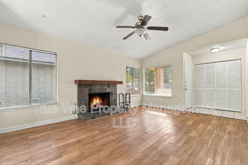 16346 Bitter Creek St - Photo 7 of 34