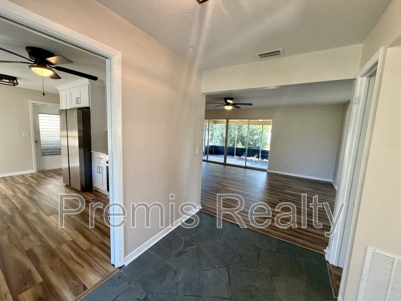 1532 Nursery Rd - Photo 3 of 13