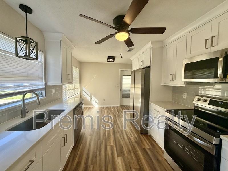 1532 Nursery Rd - Photo 4 of 13