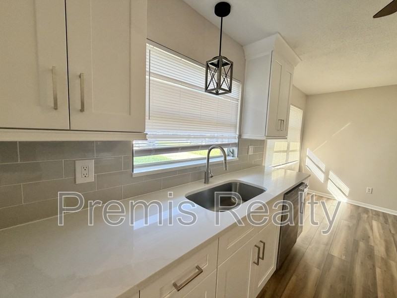 1532 Nursery Rd - Photo 6 of 13
