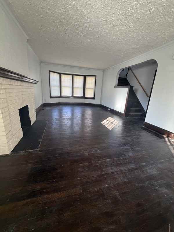 3433 Silsby Rd - Photo 2 of 9