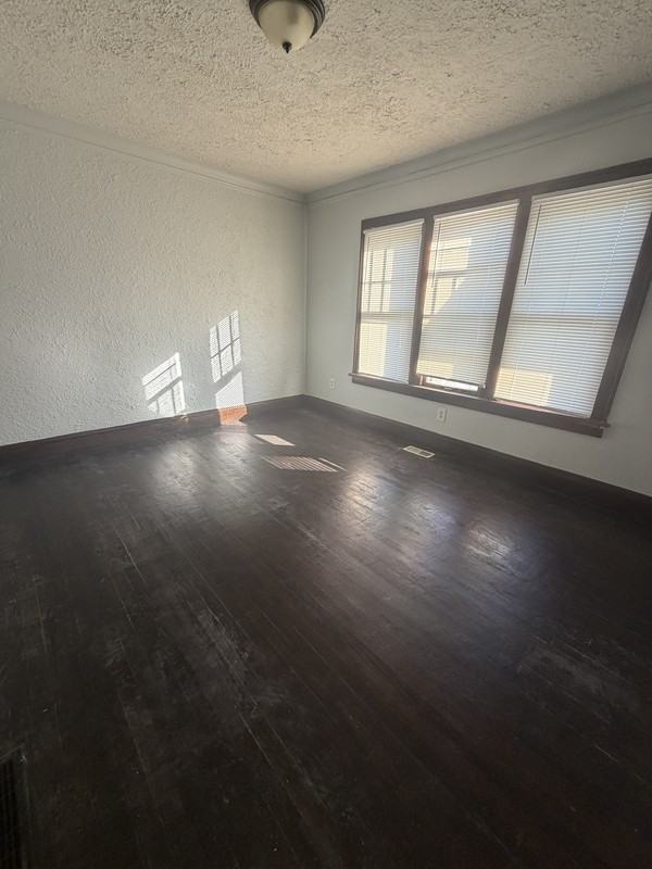 3433 Silsby Rd - Photo 3 of 9