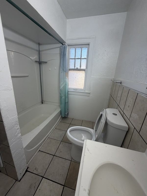3433 Silsby Rd - Photo 5 of 9