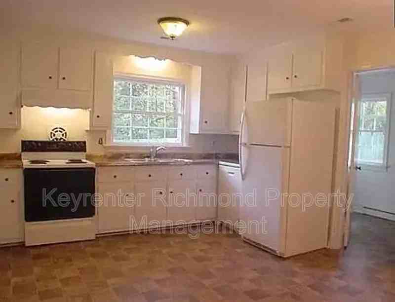 6923 South Dr - Photo 2 of 9