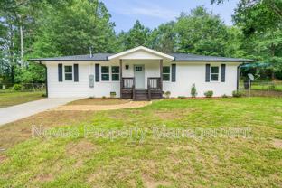 320 Adamson Ave - Photo 1 of 1