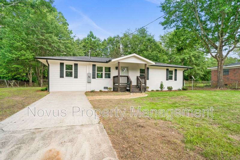 320 Adamson Ave - Photo 2 of 21