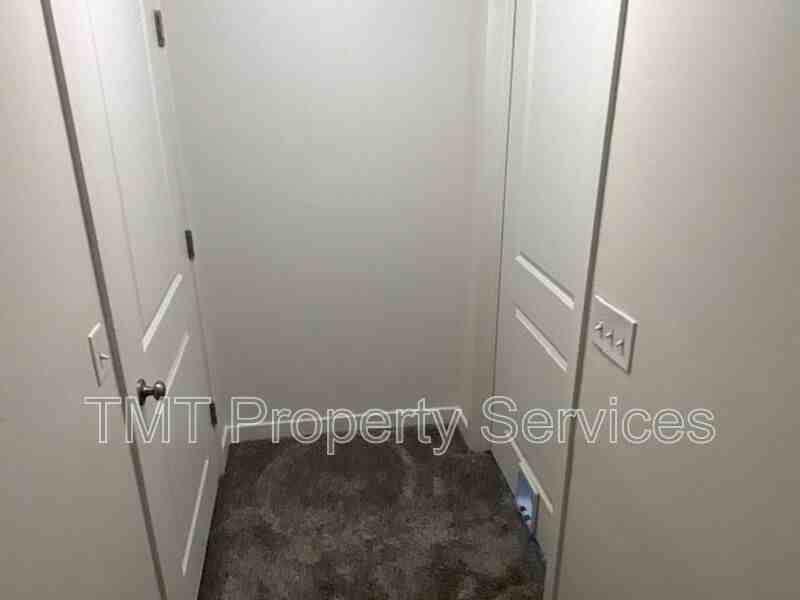 313 W Willow Creek Dr - Photo 2 of 49