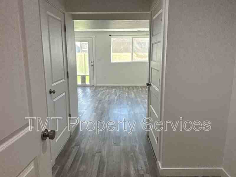 313 W Willow Creek Dr - Photo 3 of 49
