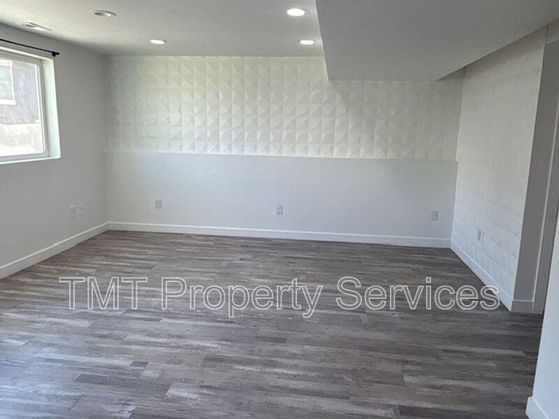 313 W Willow Creek Dr - Photo 4 of 49