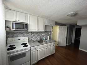 2106 Saint Clair Avenue West - Photo 1 of 1