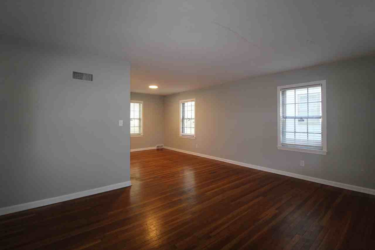 7526 Terrace St - Photo 3 of 12