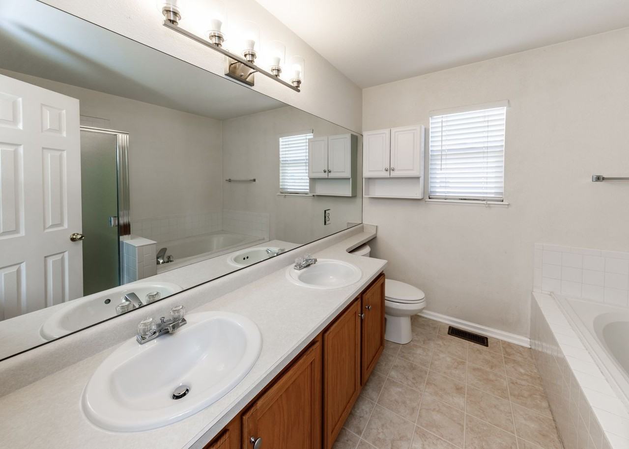 7240 Mineral Wells Dr - Photo 5 of 50