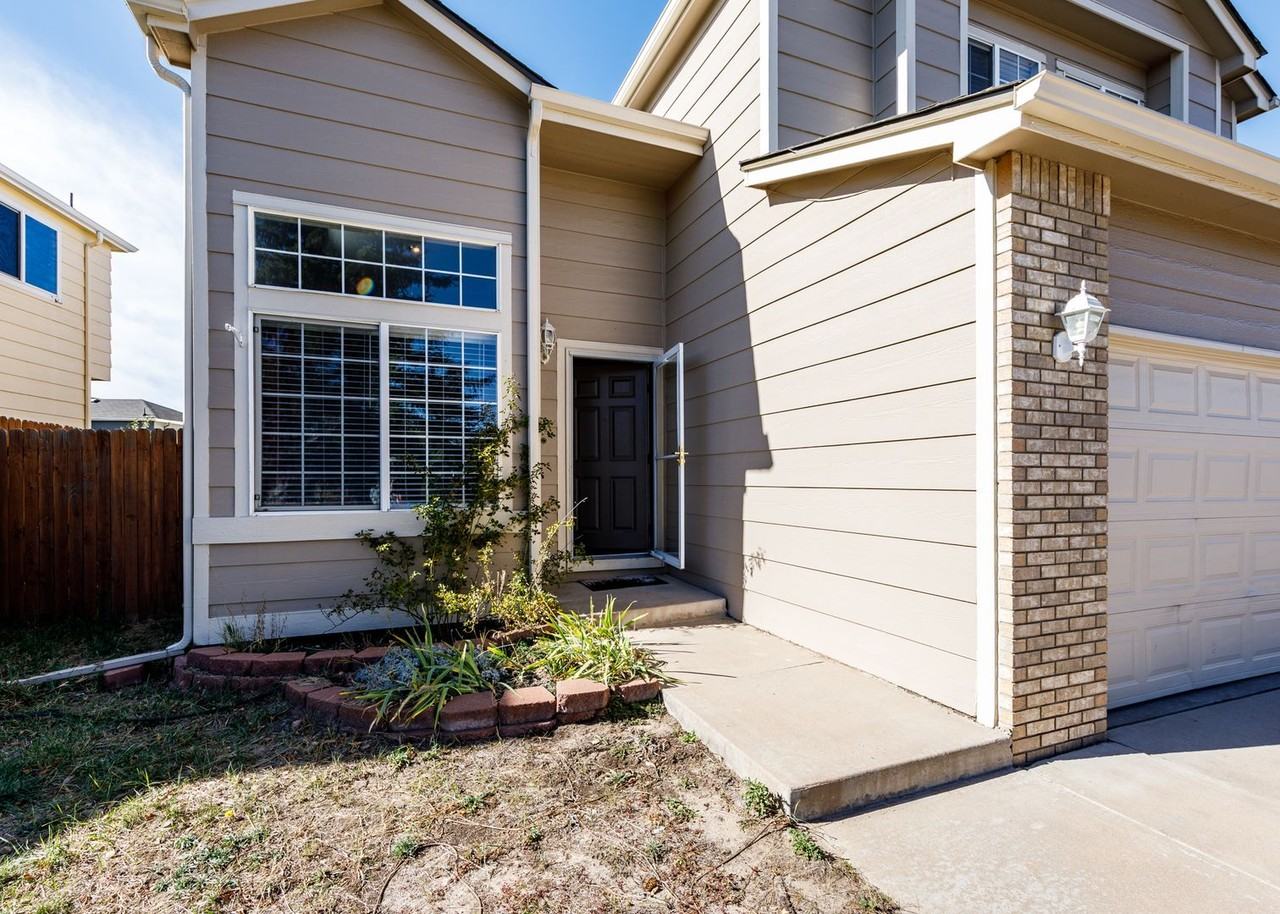 7240 Mineral Wells Dr - Photo 6 of 50