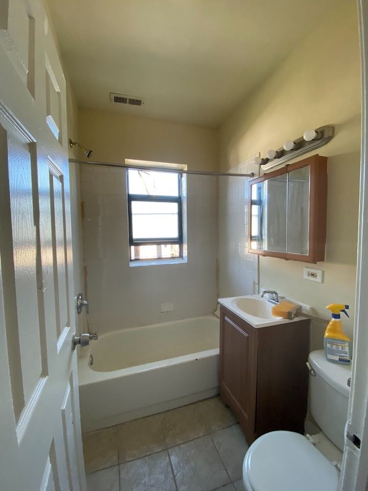 4834 W Adams LLC - Photo 7 of 44