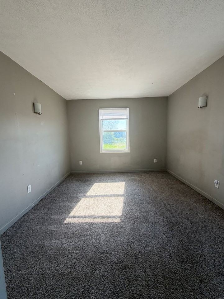 115 E Dubail Ave - Photo 4 of 8