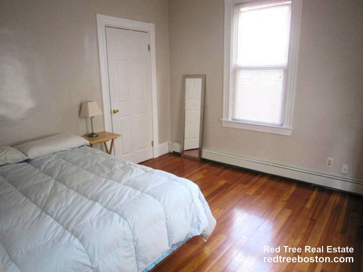 109 Franklin St #1 - Photo 3 of 12