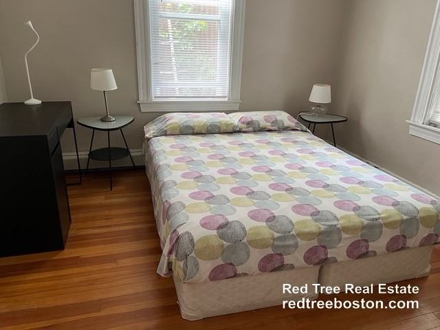109 Franklin St #1 - Photo 4 of 12