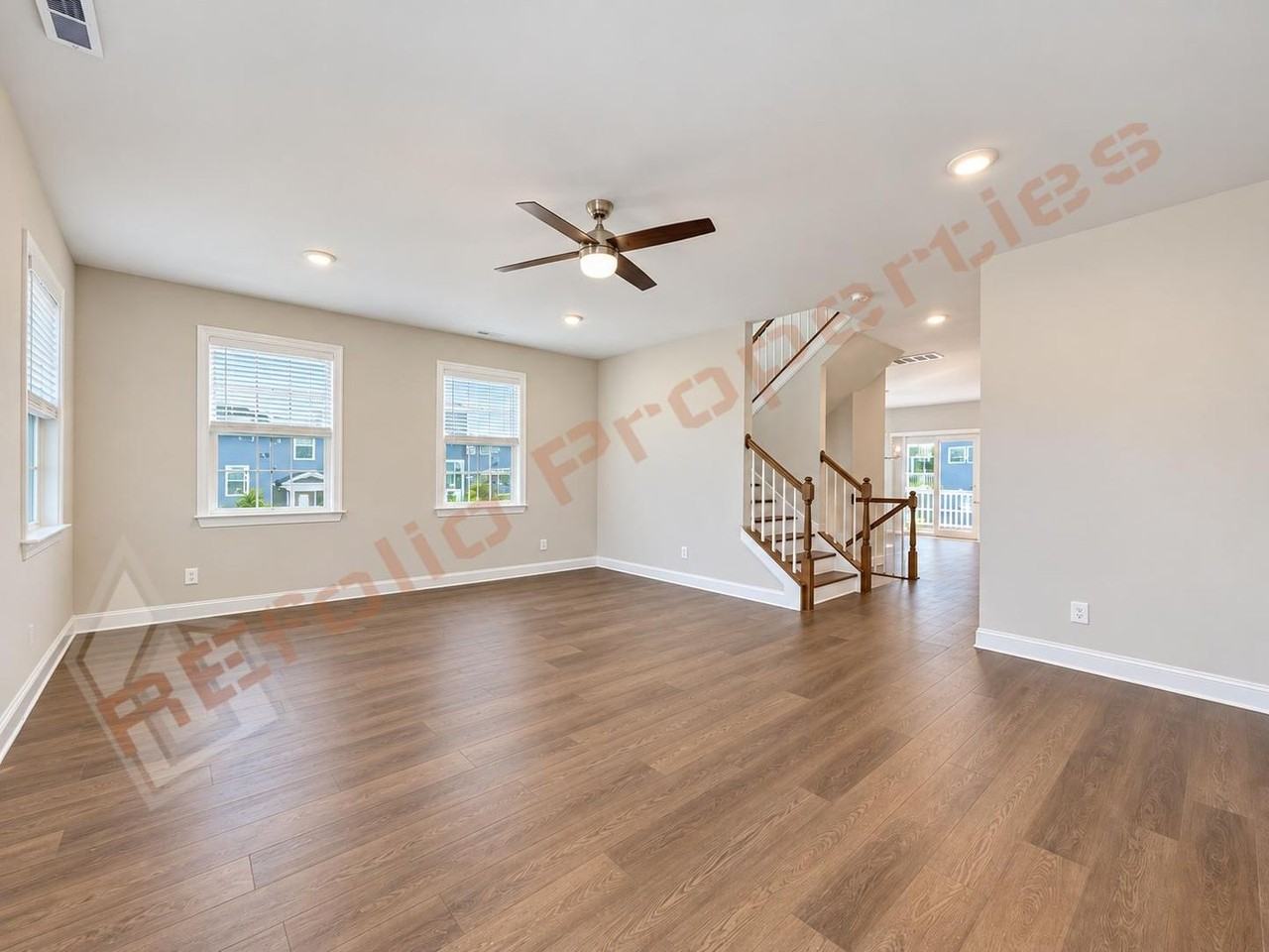 835 Napier Dr - Photo 7 of 34