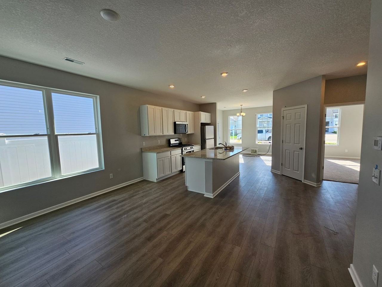 617 17th Ave - Photo 4 of 10