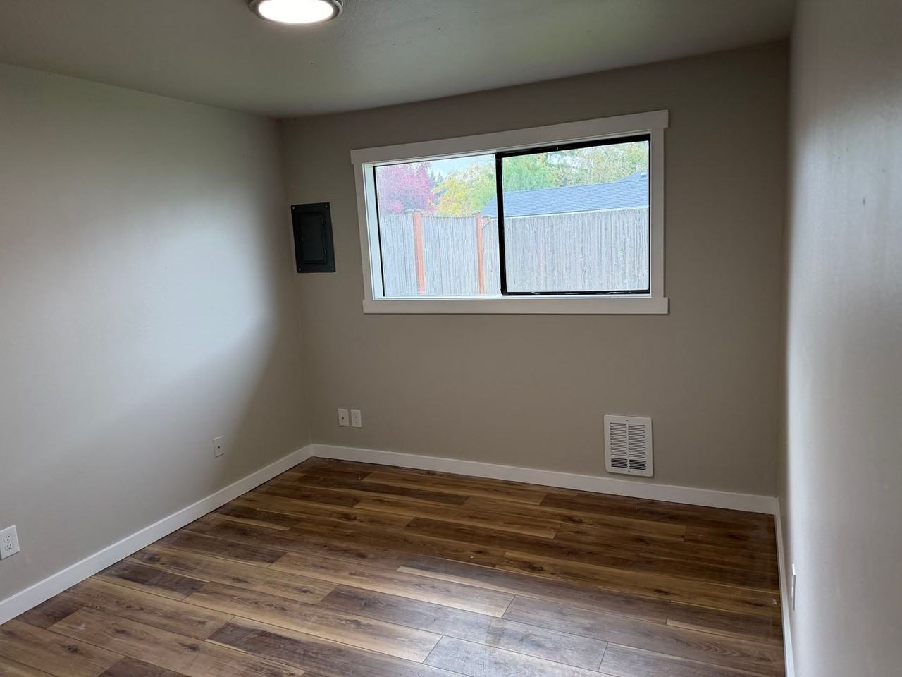 1503 S 15th St - Photo 5 of 7