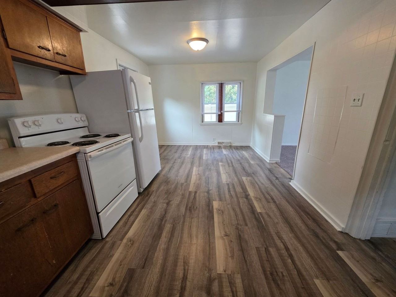 935 Dousman St - Photo 2 of 13