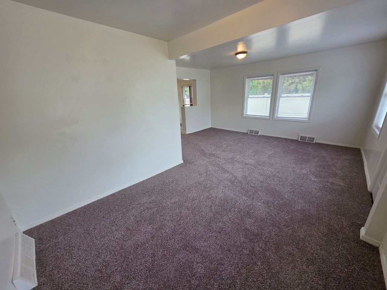 935 Dousman St - Photo 4 of 13