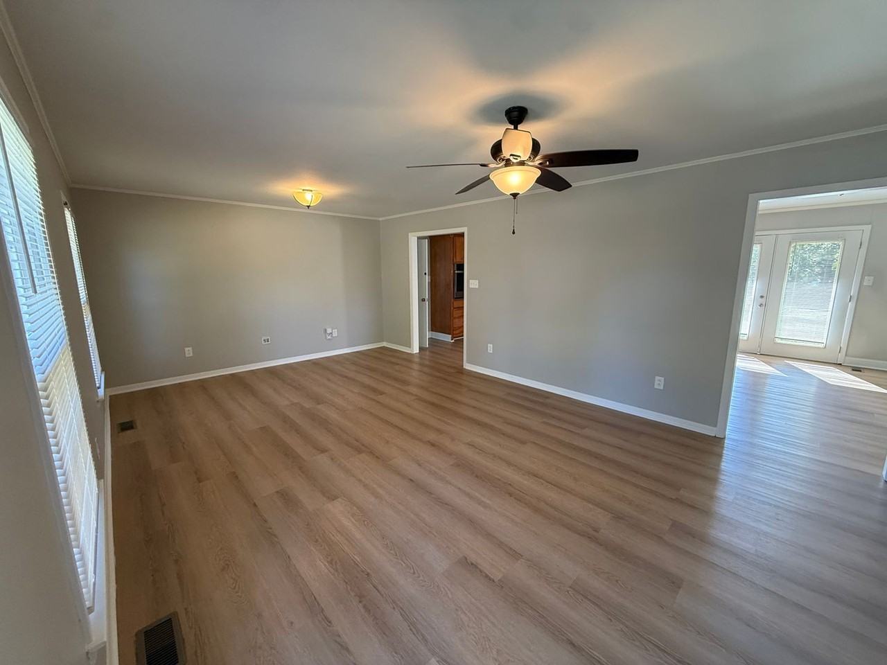 1610 Fowler St - Photo 2 of 21