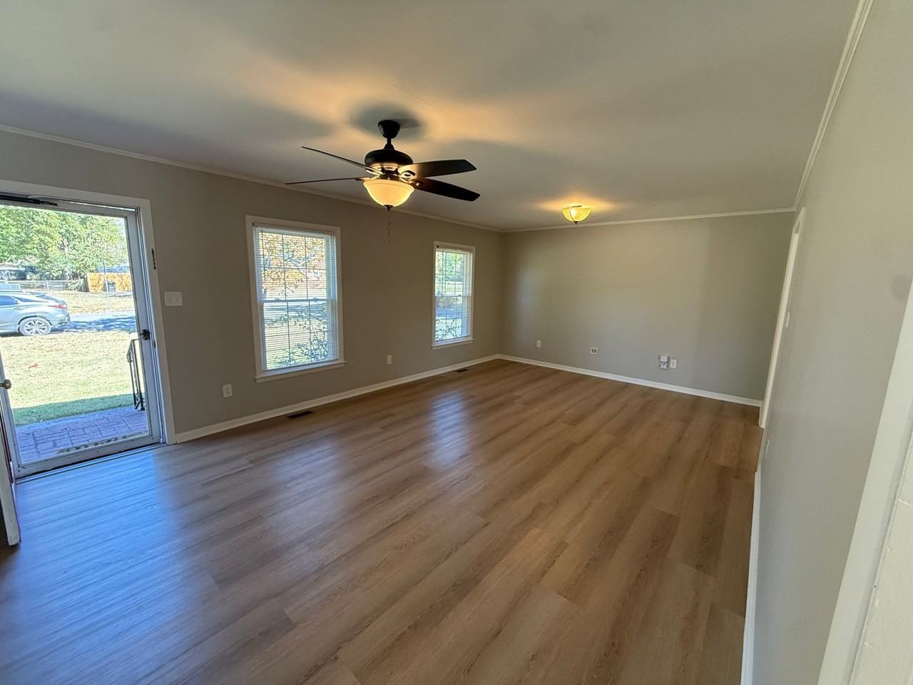 1610 Fowler St - Photo 3 of 21