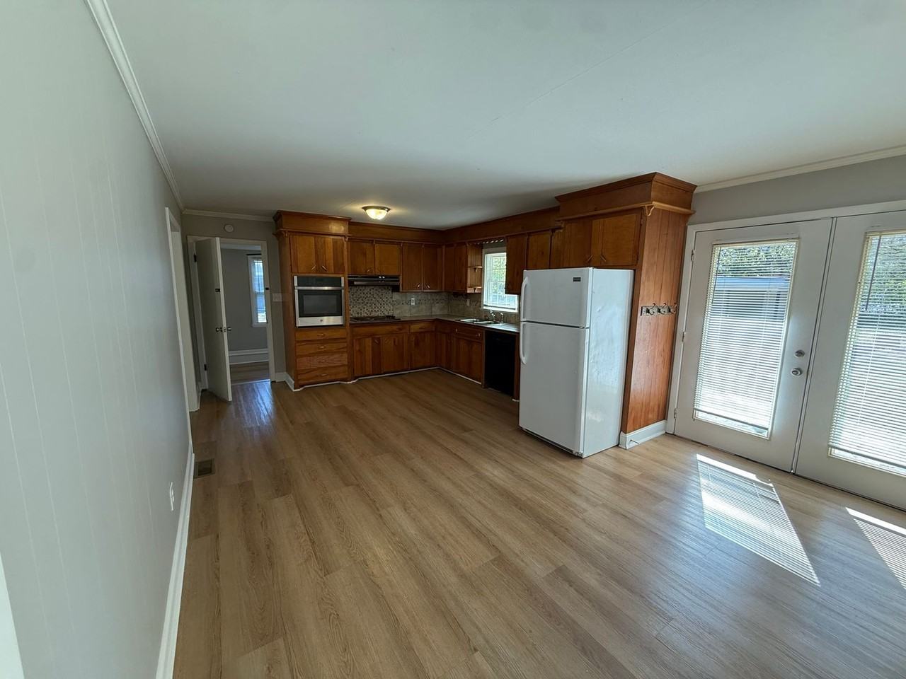 1610 Fowler St - Photo 4 of 21
