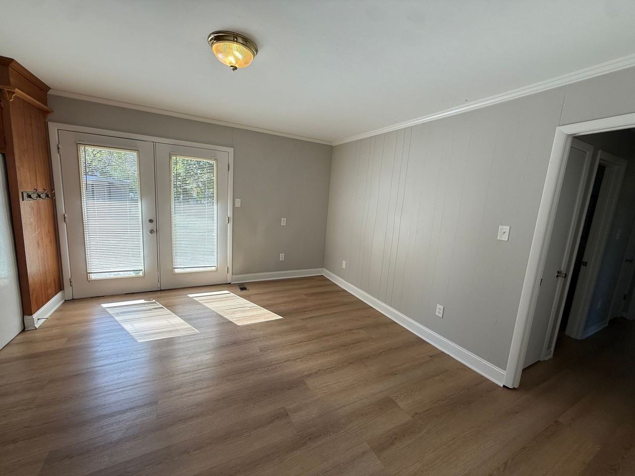 1610 Fowler St - Photo 5 of 21