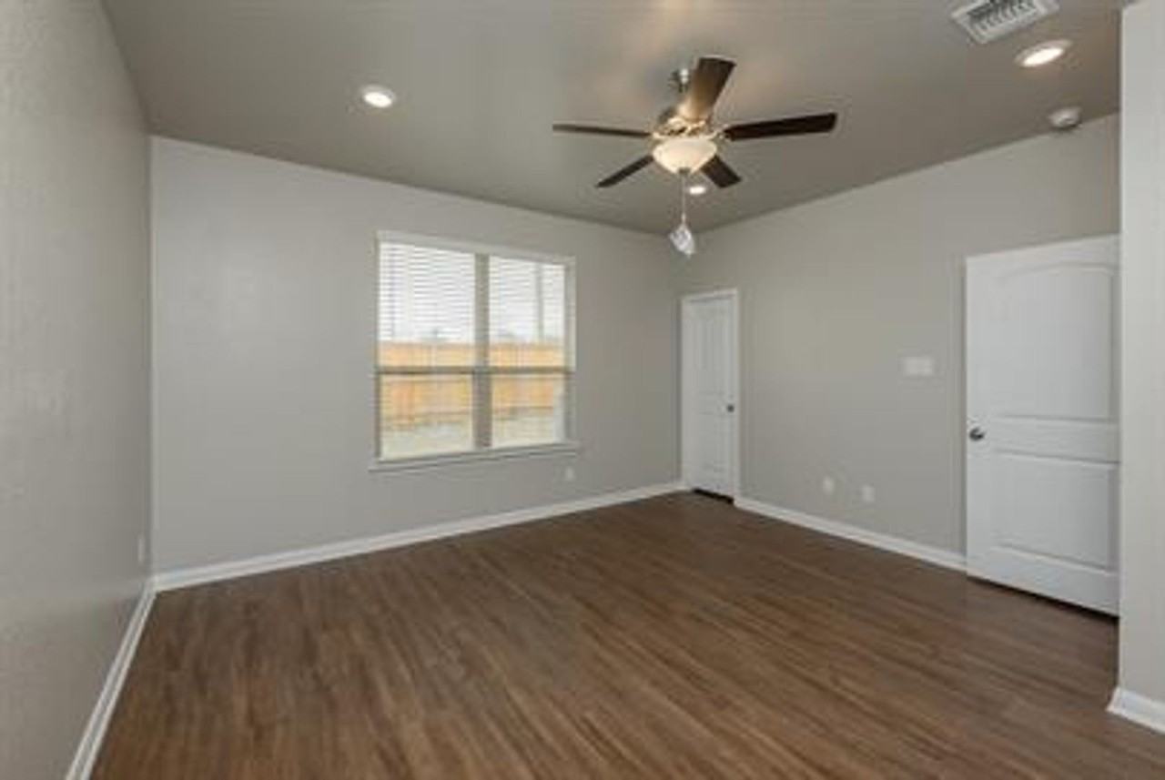 1523 Case Rd - Photo 6 of 19