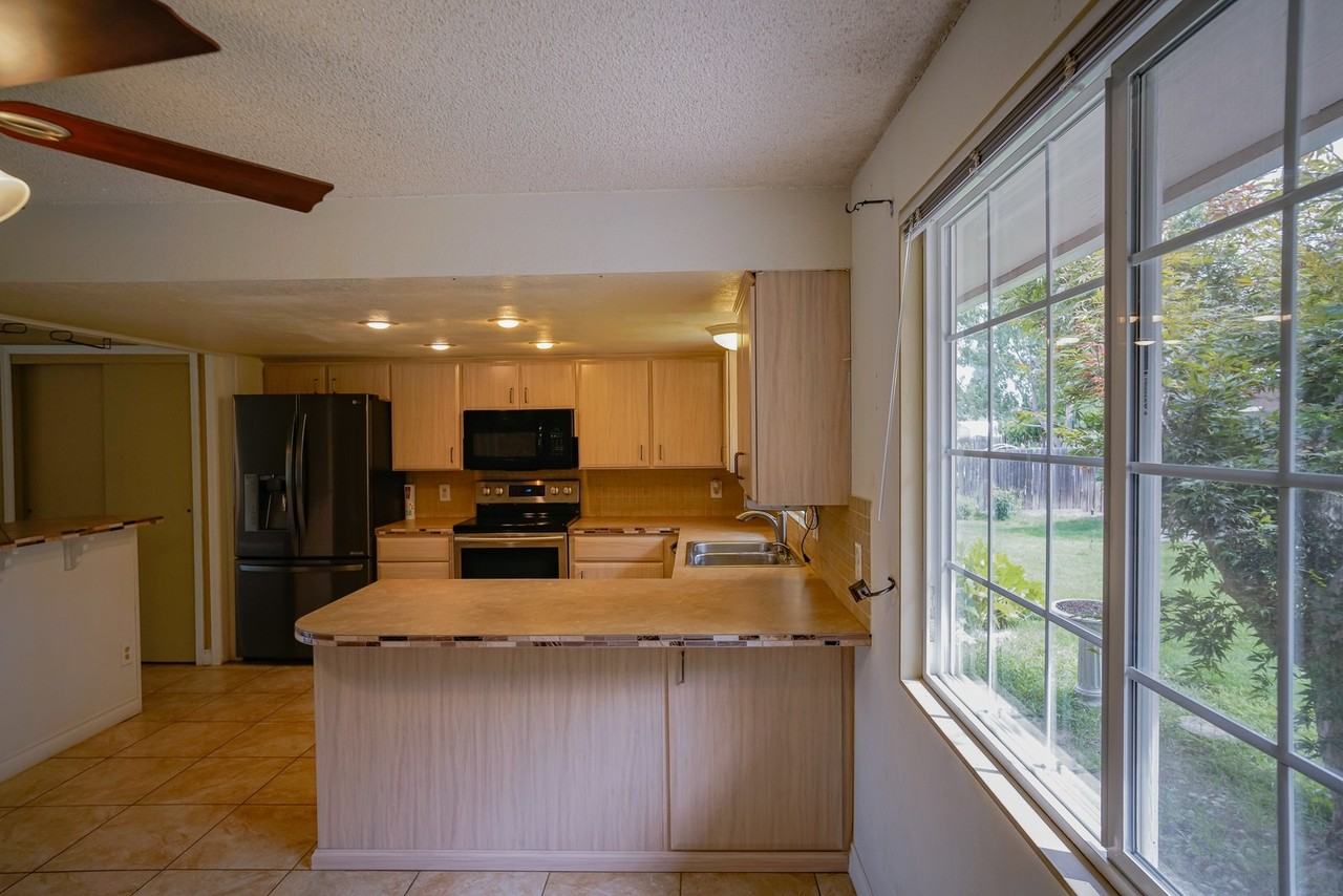 1417 Springwater Ave - Photo 6 of 22