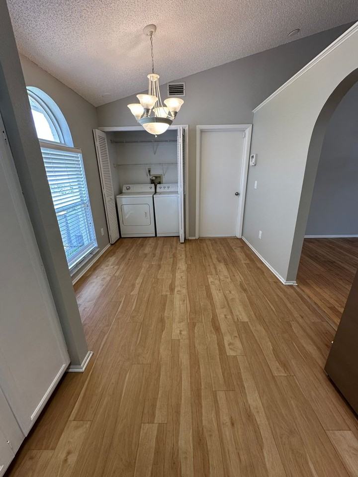 634 Queensbridge Dr - Photo 5 of 12