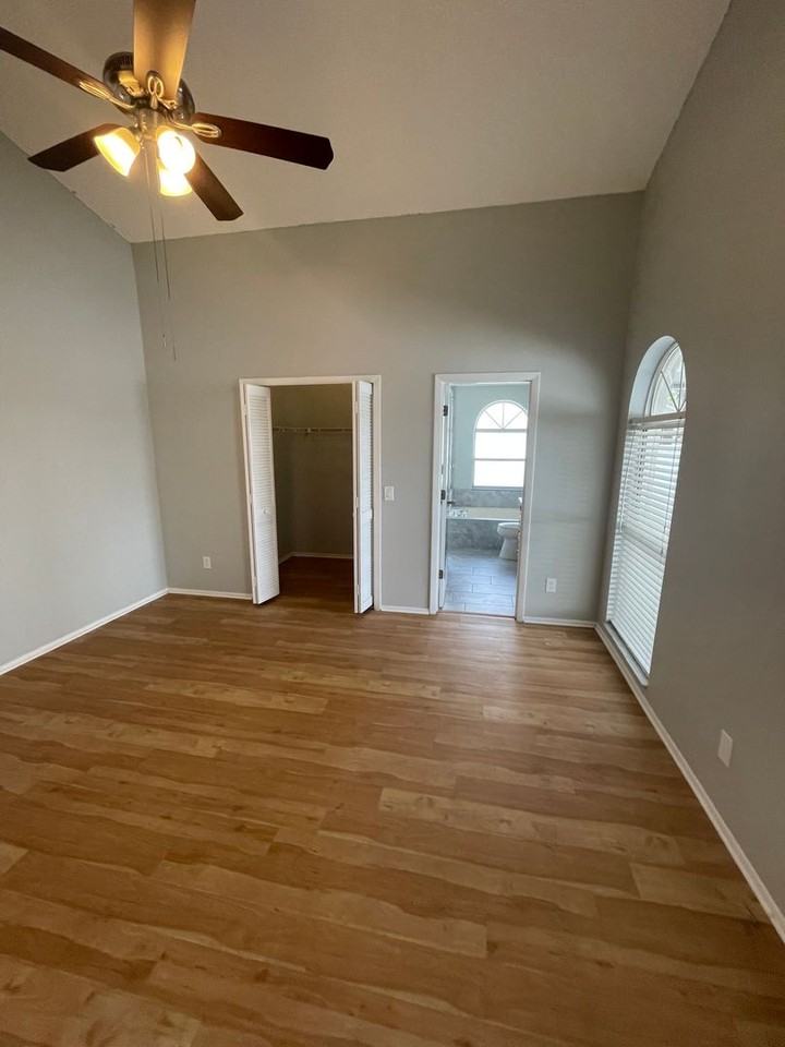 634 Queensbridge Dr - Photo 7 of 12