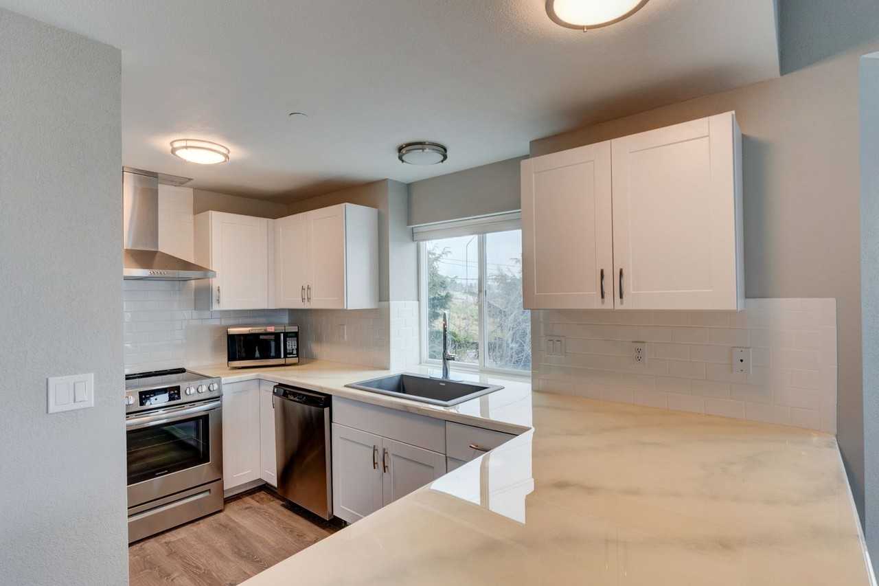 485 Sw Bayshore Dr #B301 - Photo 2 of 23