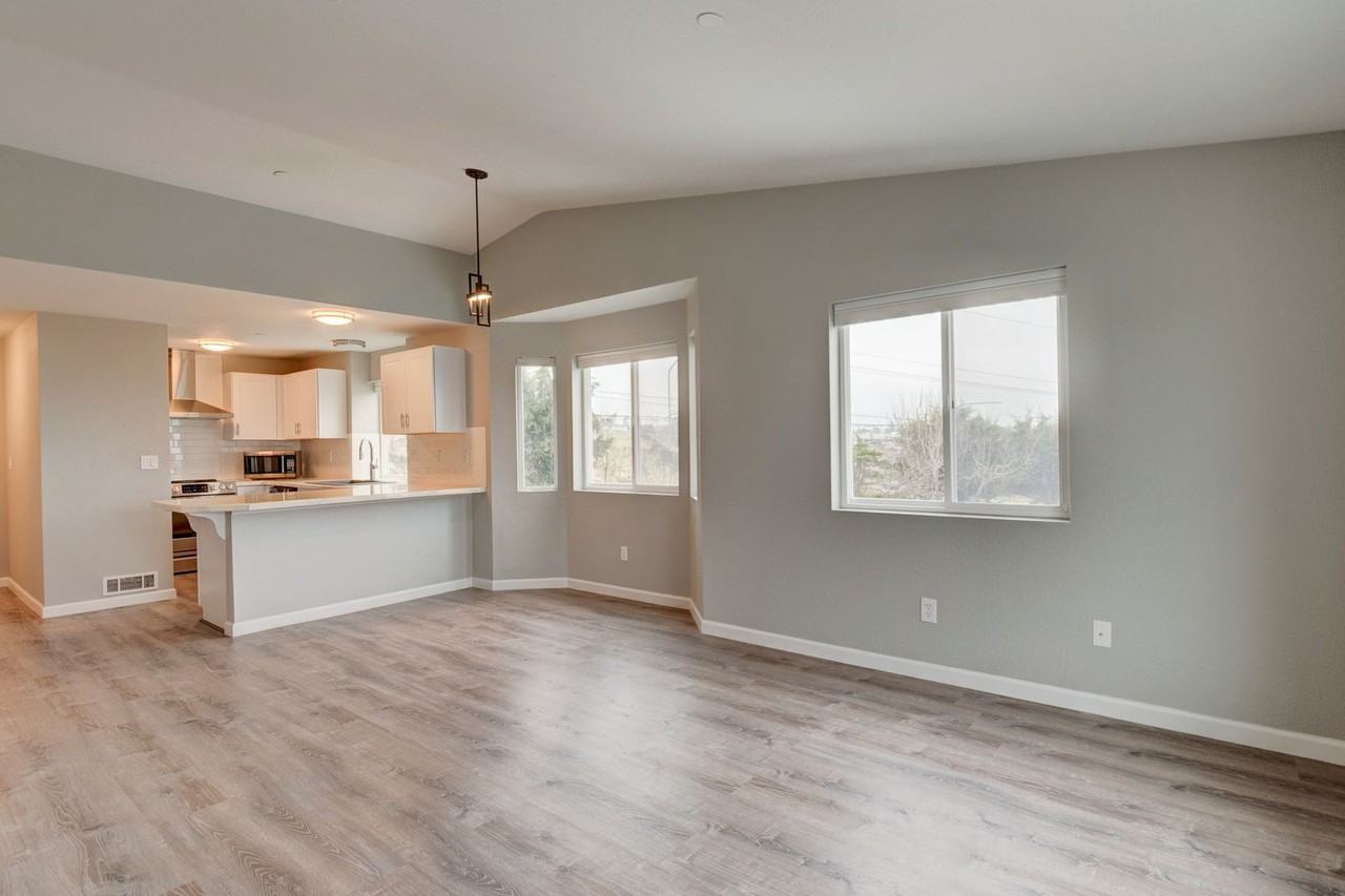 485 Sw Bayshore Dr #B301 - Photo 6 of 23