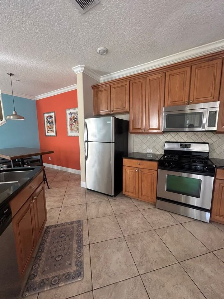 7589 Assembly Ln - Photo 2 of 29