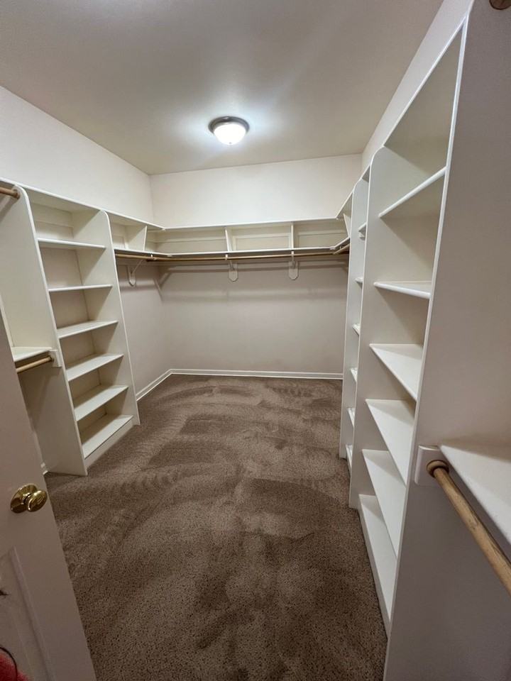 868 Hazeltine Ave Se - Photo 7 of 11