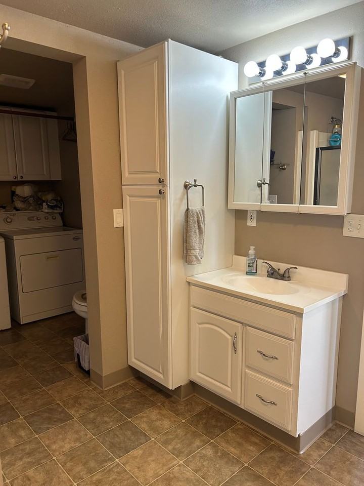 3325 Sw Hailey Ave #B - Photo 6 of 14