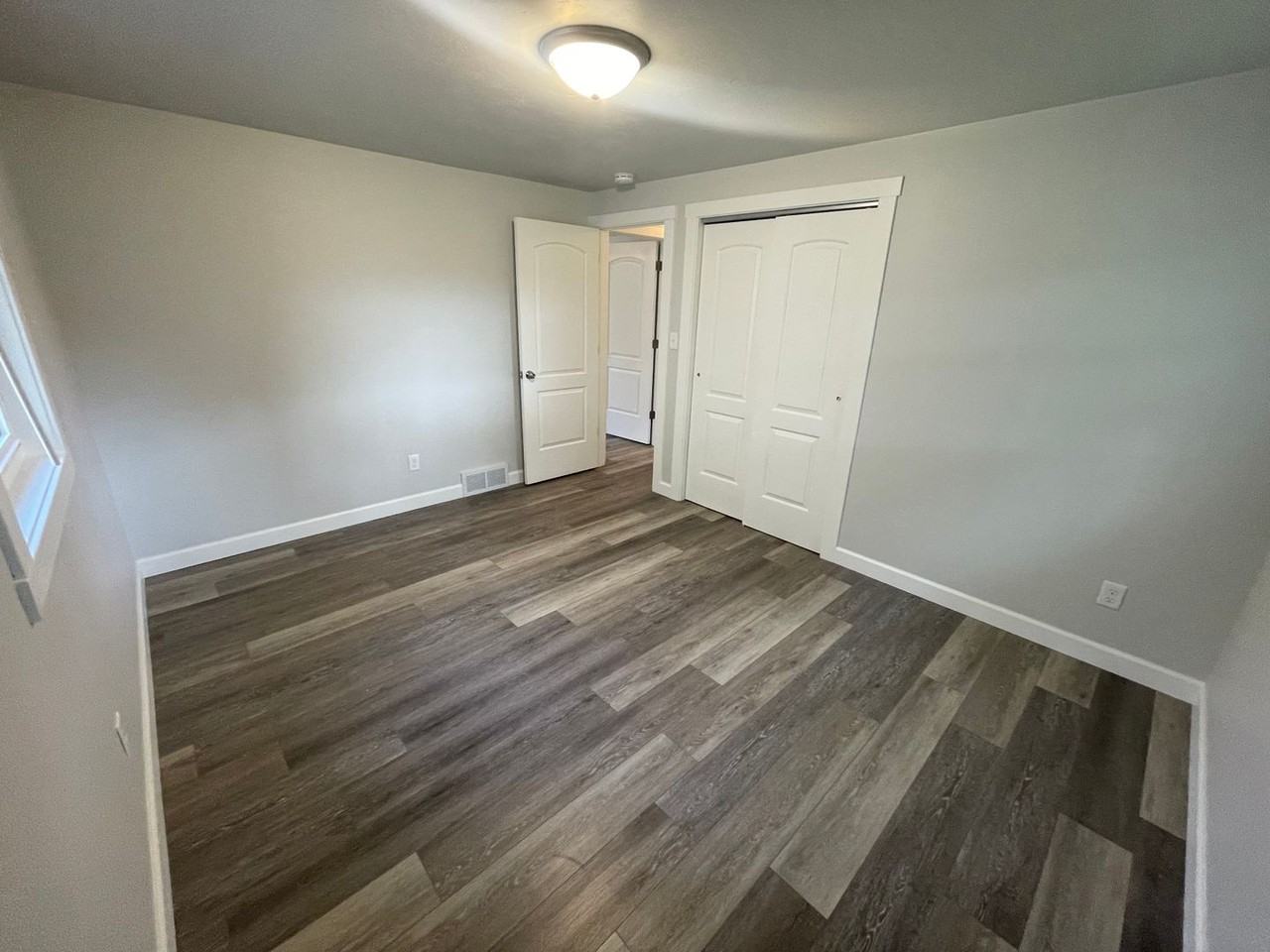 149 Viewpoint Rd - Photo 2 of 10