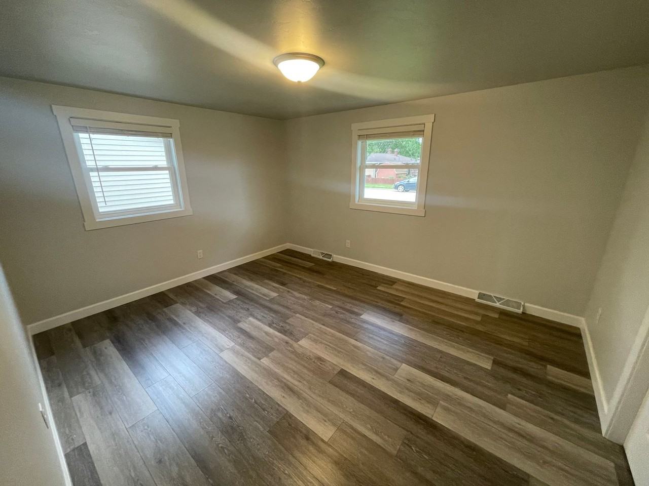 149 Viewpoint Rd - Photo 4 of 10