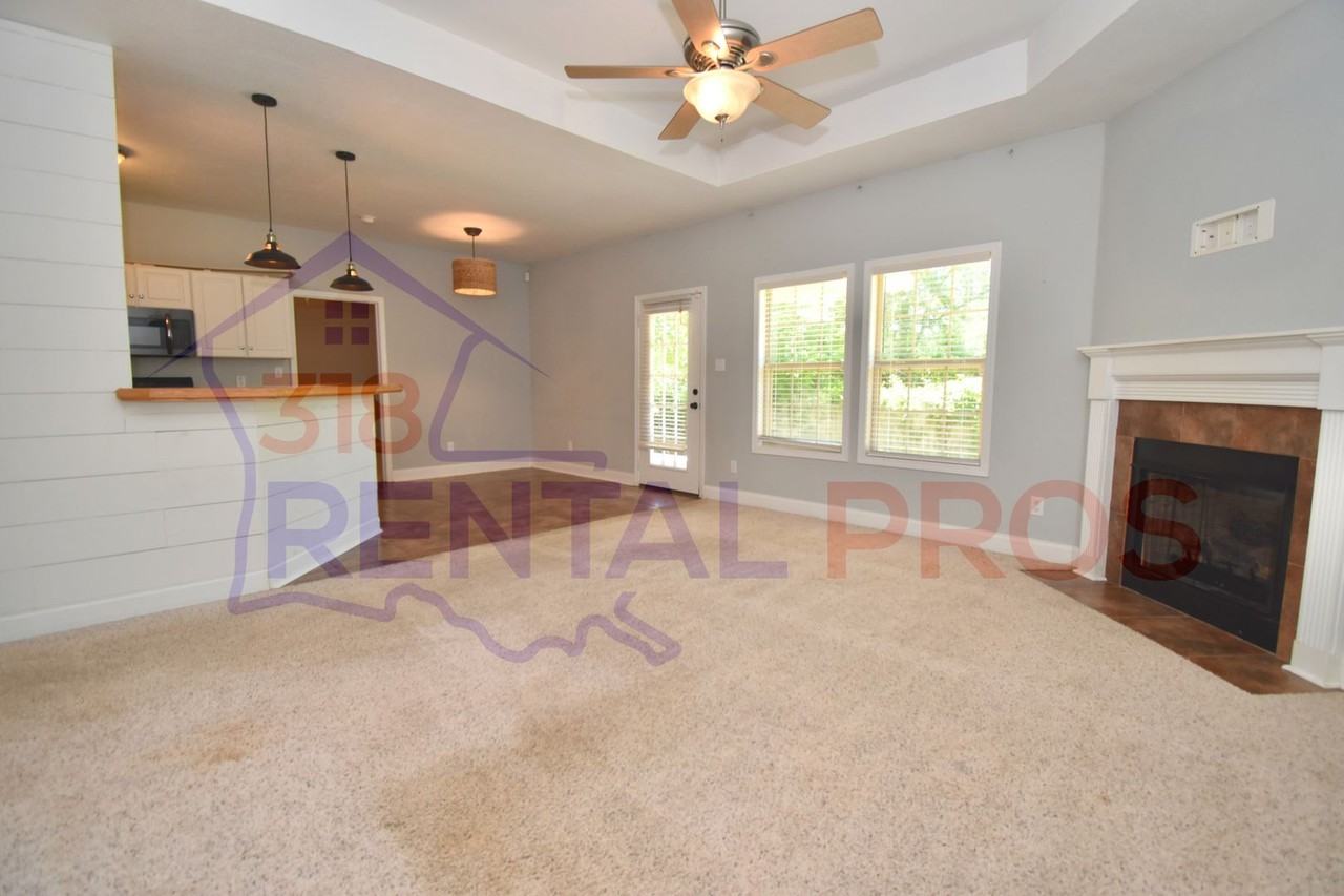 156 N Pine St - Photo 3 of 16