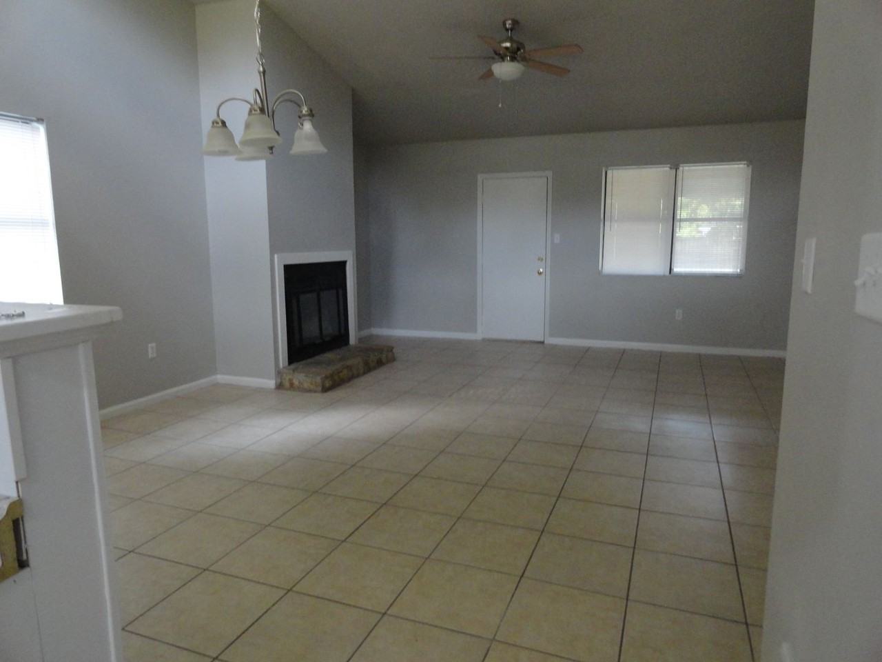 1108 Langdale Dr - Photo 2 of 7